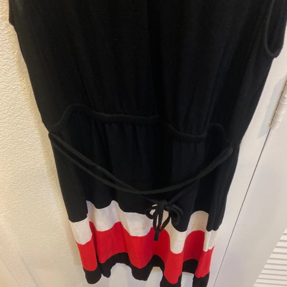 Dress - Picture 4 of 4